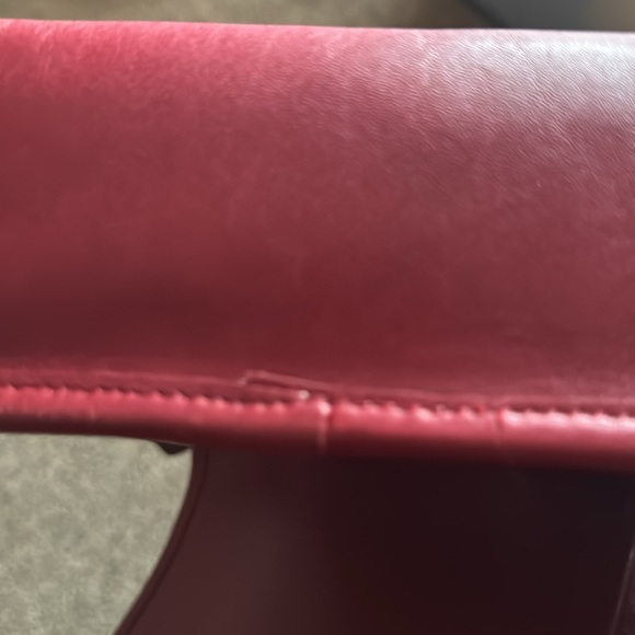 Coach 7 5/8 Vintage flap bag in mint condition wide and strap 21.5 inches long. - Picture 11 of 16